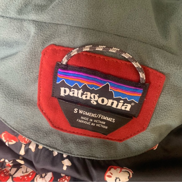 Patagonia Women’s Bivy Hooded Down Vest - Picture 8 of 10